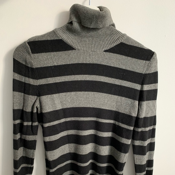 Turtle neck - Picture 2 of 3